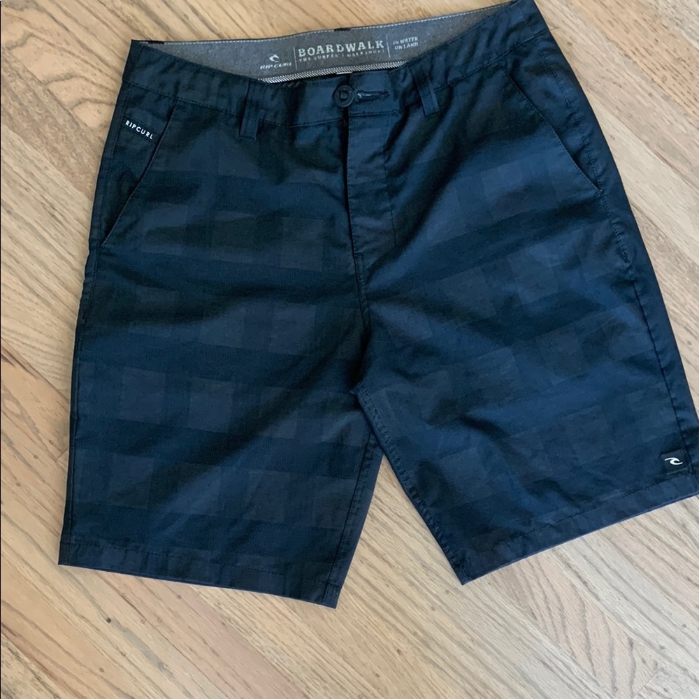 Rip Curl Men's Black Boardwalk Shorts. Medium. Black checkered with grey heather